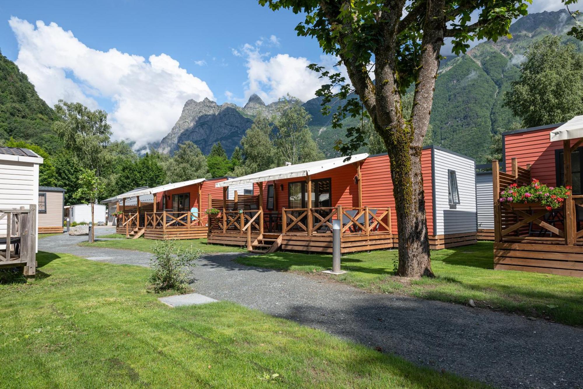 Camping Rcn Belledonne Ле-Бур-д'Уазан Екстер'єр фото