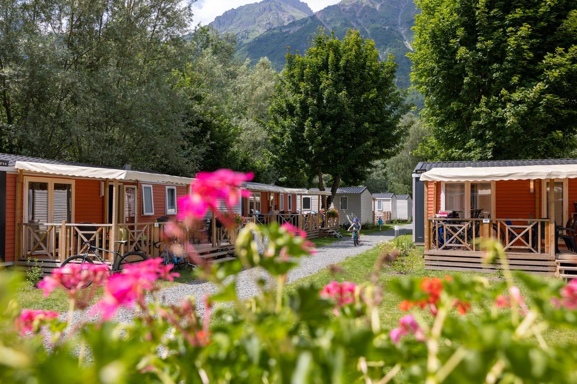 Camping Rcn Belledonne Ле-Бур-д'Уазан Екстер'єр фото